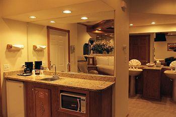 Sybaris Pool Suites Mequon Brown Deer Εξωτερικό φωτογραφία