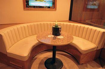 Sybaris Pool Suites Mequon Brown Deer Εξωτερικό φωτογραφία