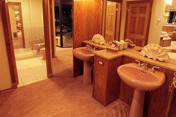 Sybaris Pool Suites Mequon Brown Deer Εξωτερικό φωτογραφία